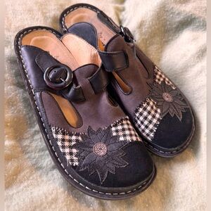 Alegria Brown Floral Slip On Clogs